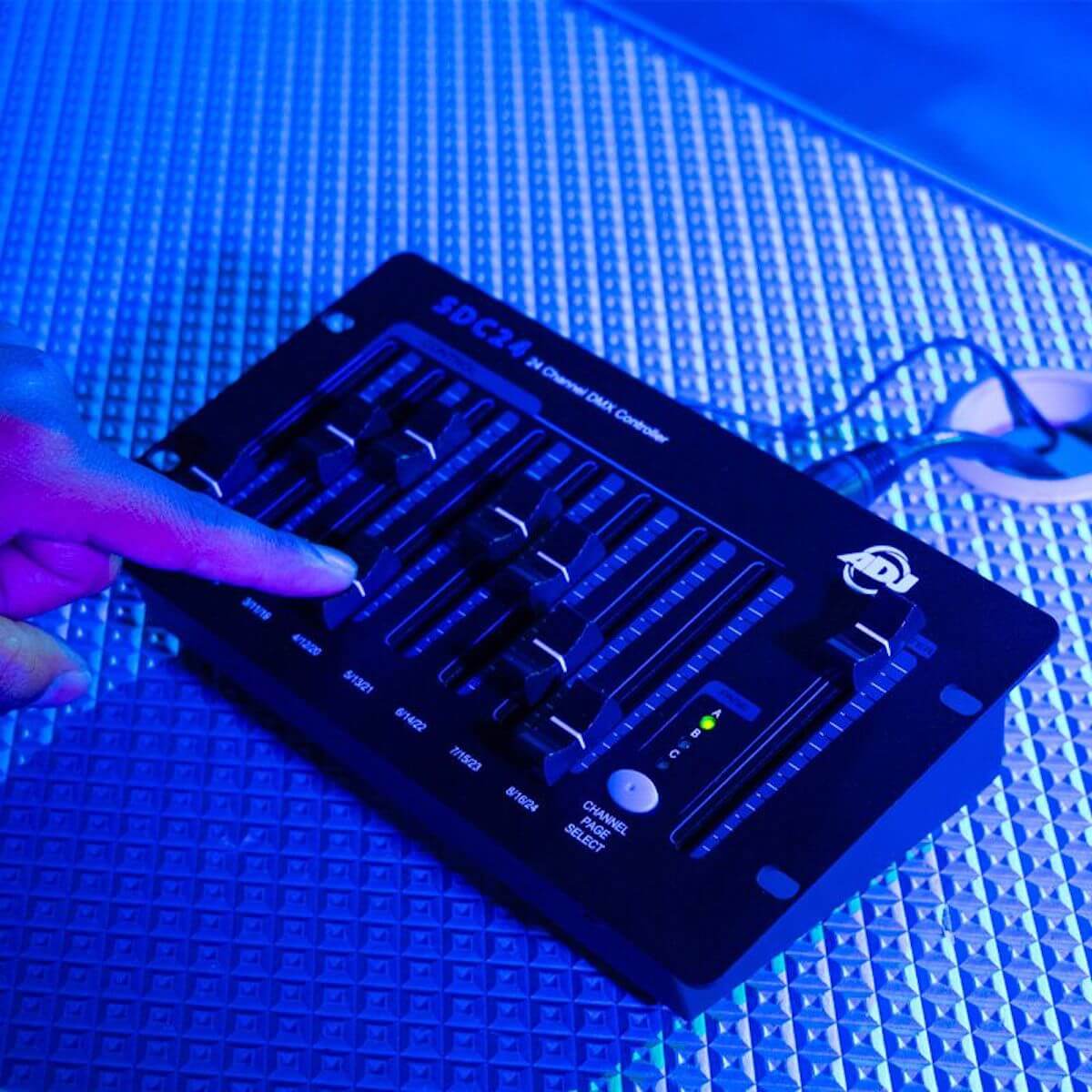 ADJ SDC24 - Basic 24-channel DMX Lighting Controller, hands on