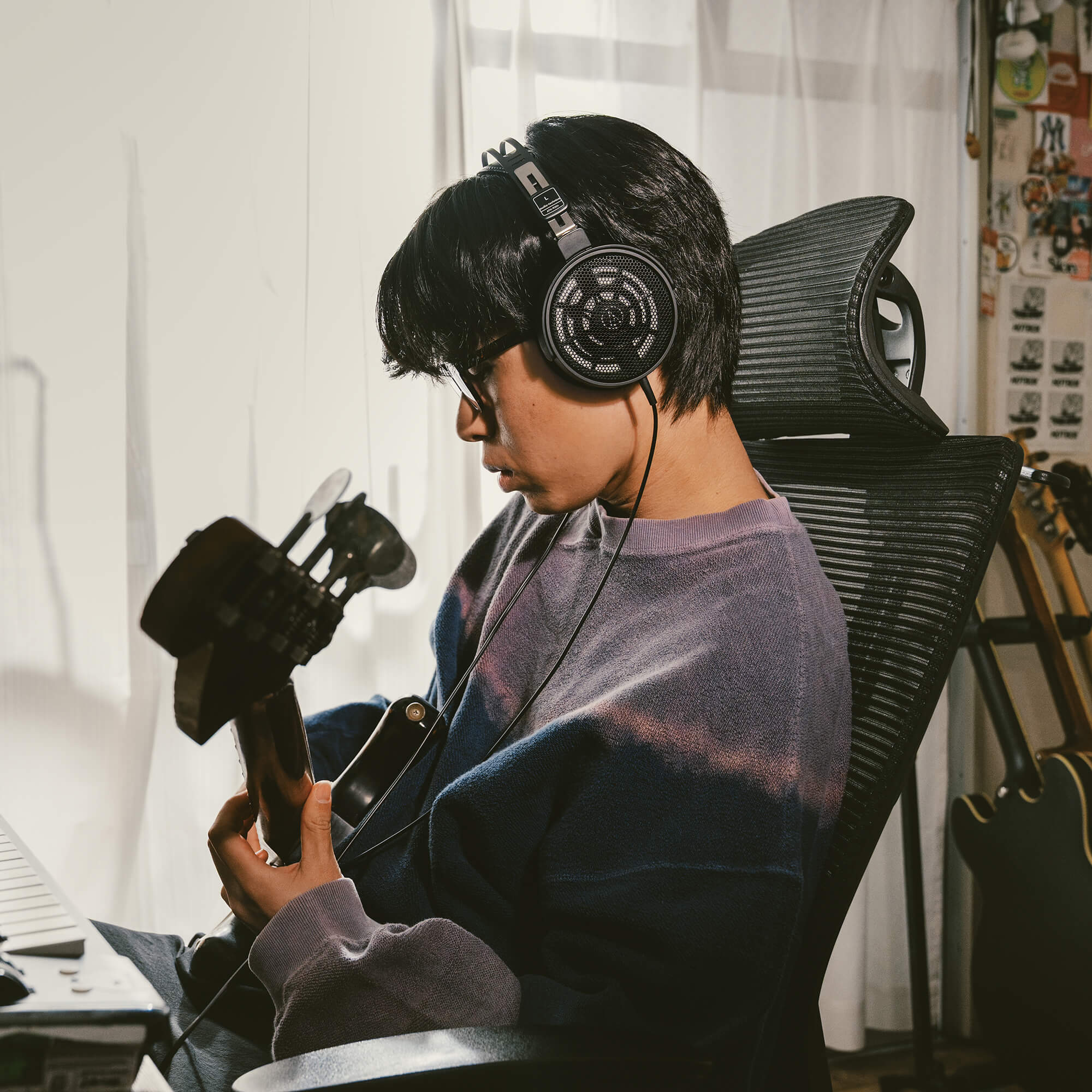 Audio-Technica ATH-R30x - Professional Open-Back Reference Headphones, studio