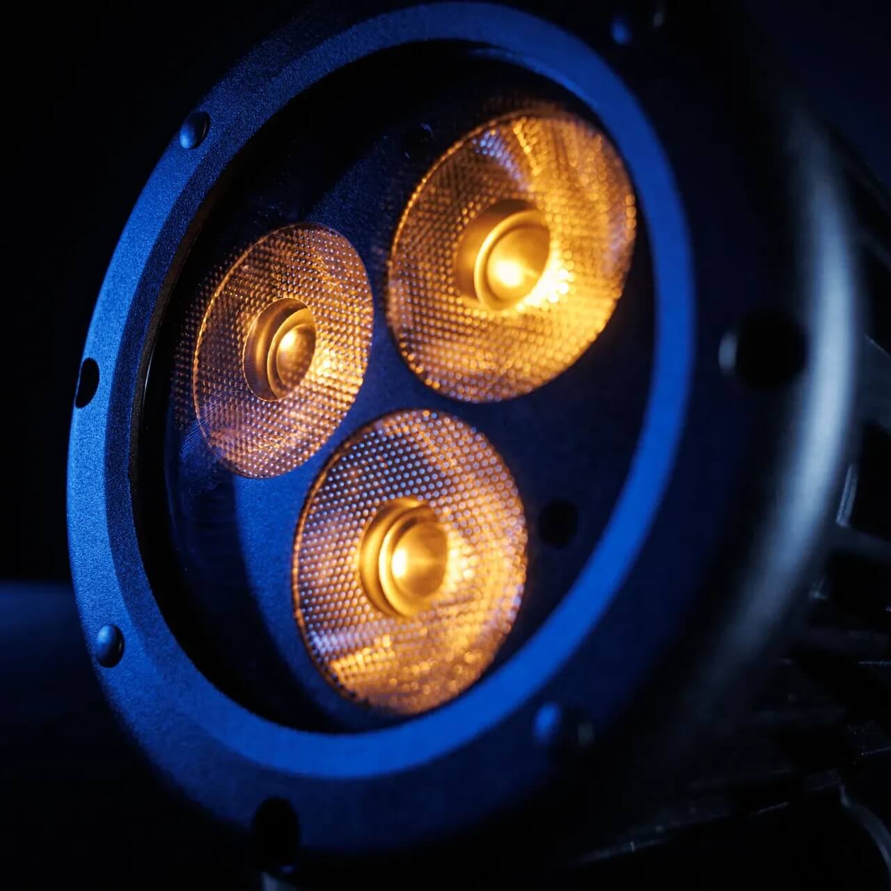 Blizzard Lighting Outpost RGBALC - IP65-rated LED Par with Advanced Color Mixing, onstage amber closeup