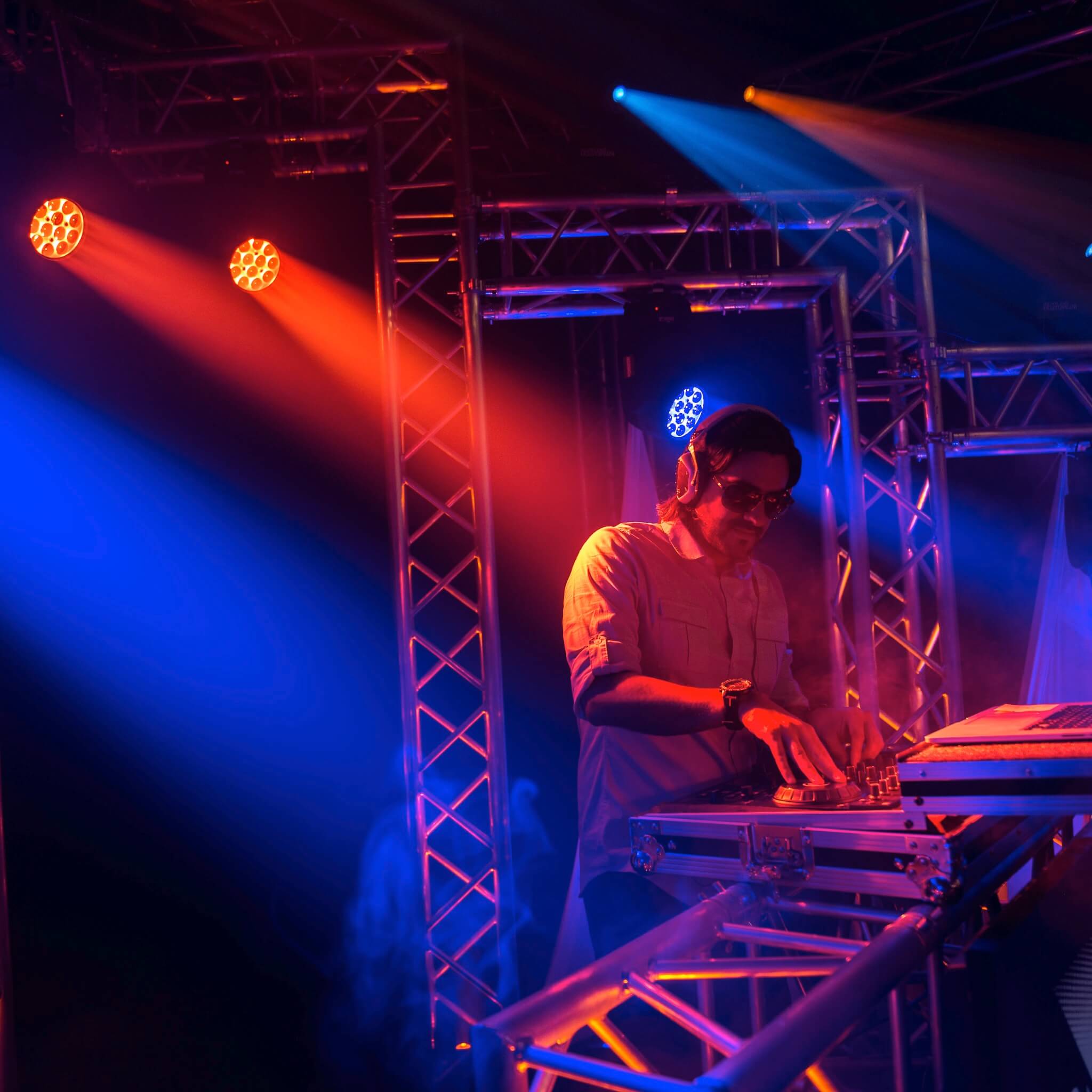 Chauvet DJ Intimidator Wash Zoom 450 IRC - RGBW LED Moving Head Fixture, in use