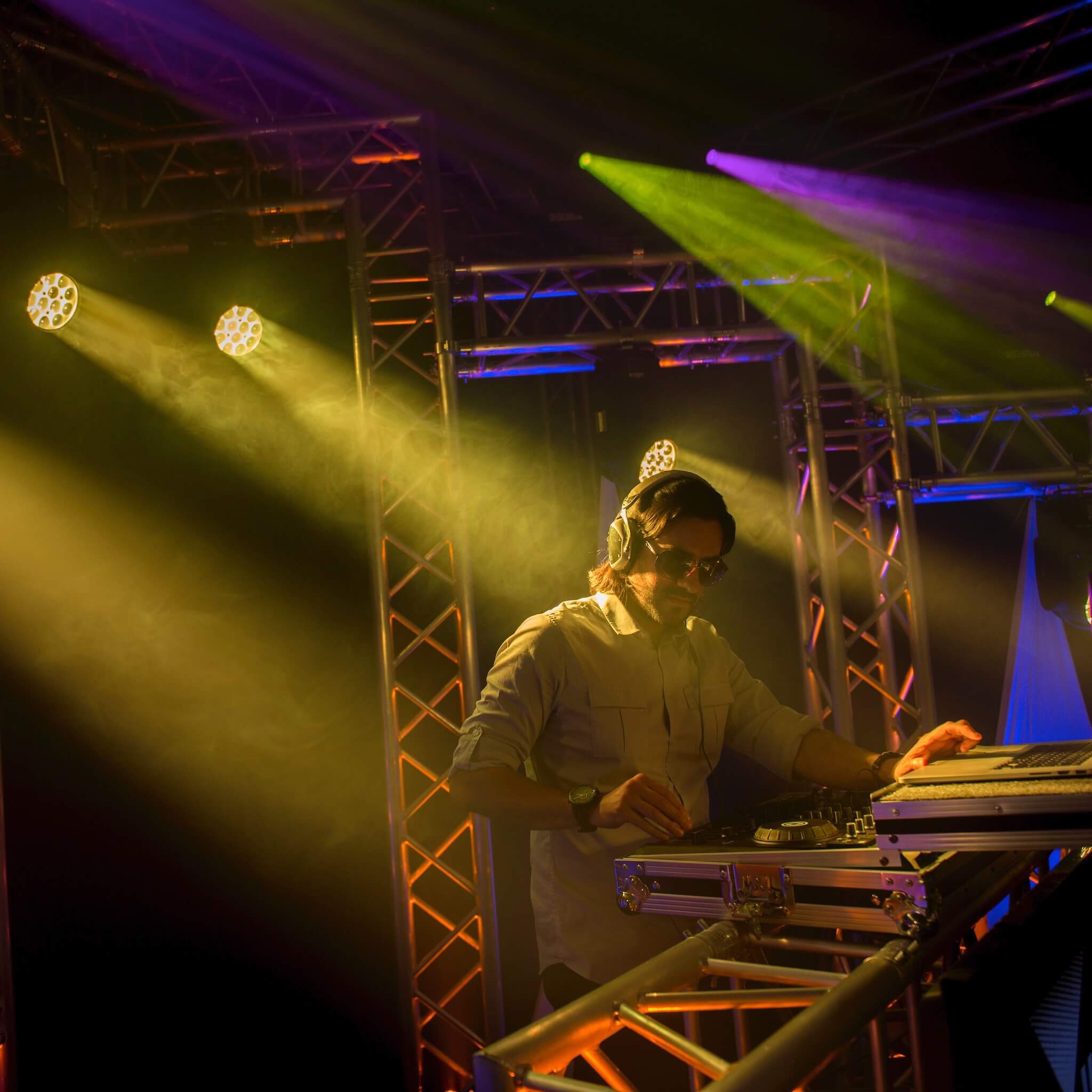 Chauvet DJ Intimidator Wash Zoom 450 IRC - RGBW LED Moving Head Fixture, in use