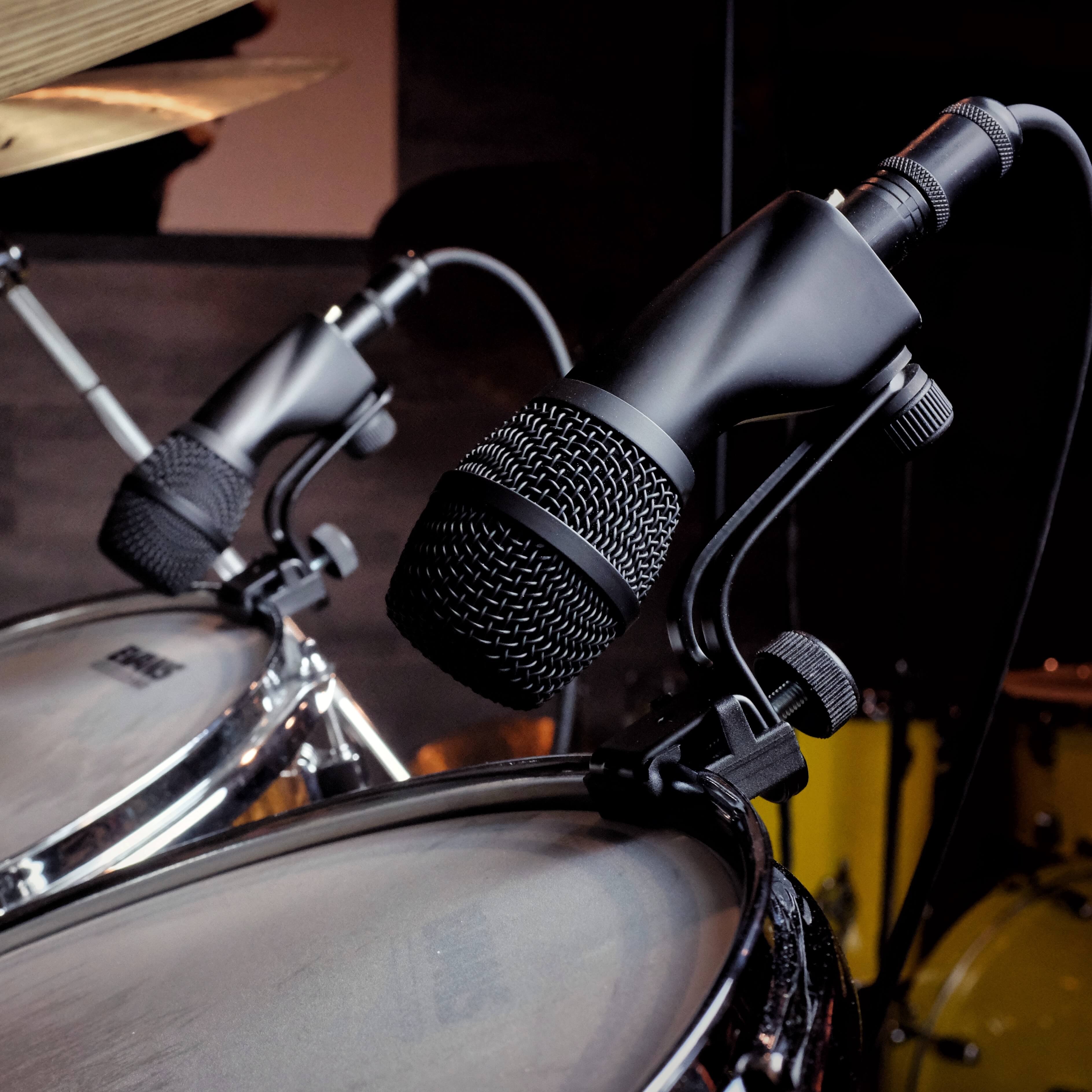 Earthworks DM17 - Tom and Snare
Drum Microphones, mounted