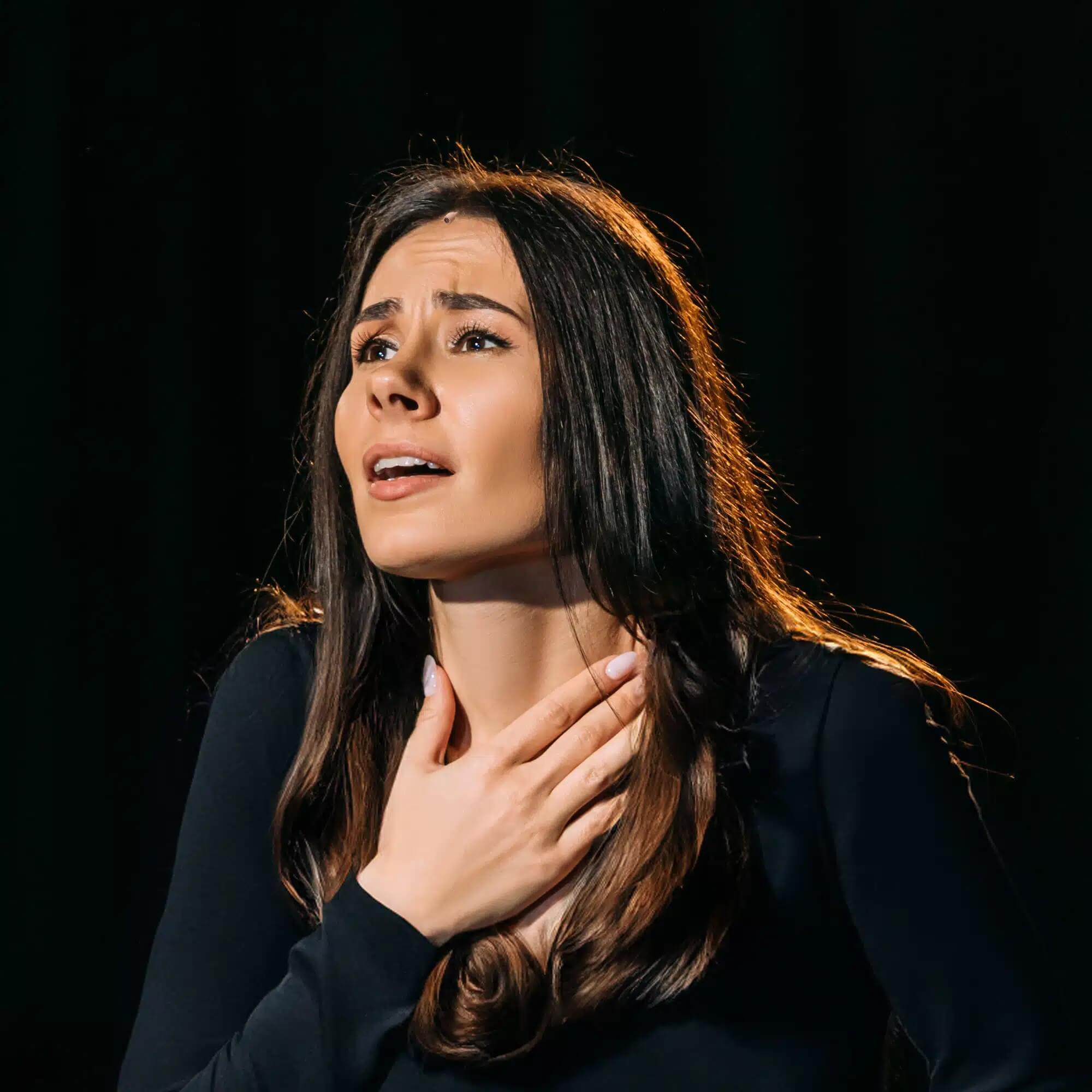 Galaxy Audio HLM4-OBG - Economical Omnidirectional Lavalier Microphone, worn by an actress