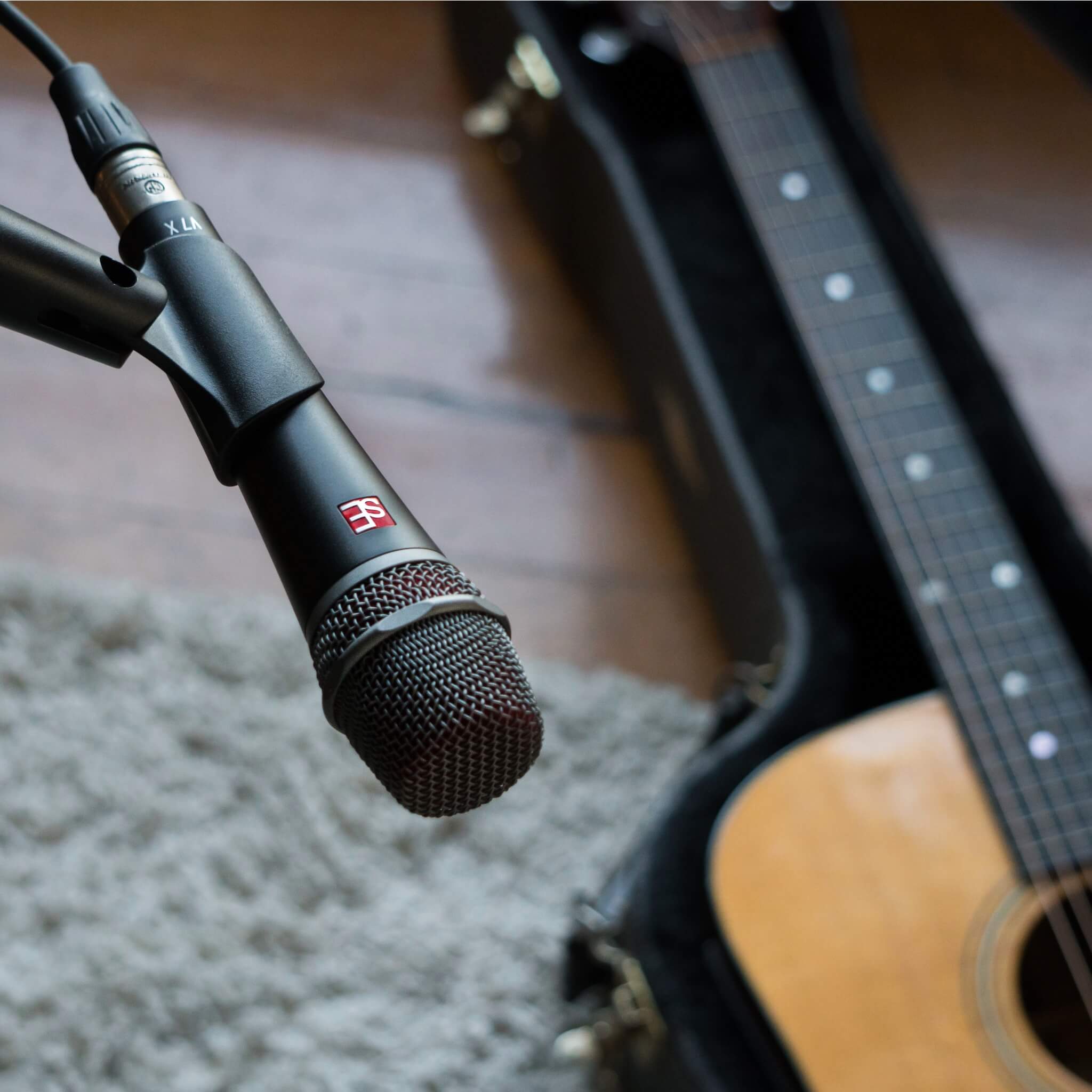 sE Electronics V7 X - Supercardioid Dynamic Instrument Microphone, for acoustic guitar