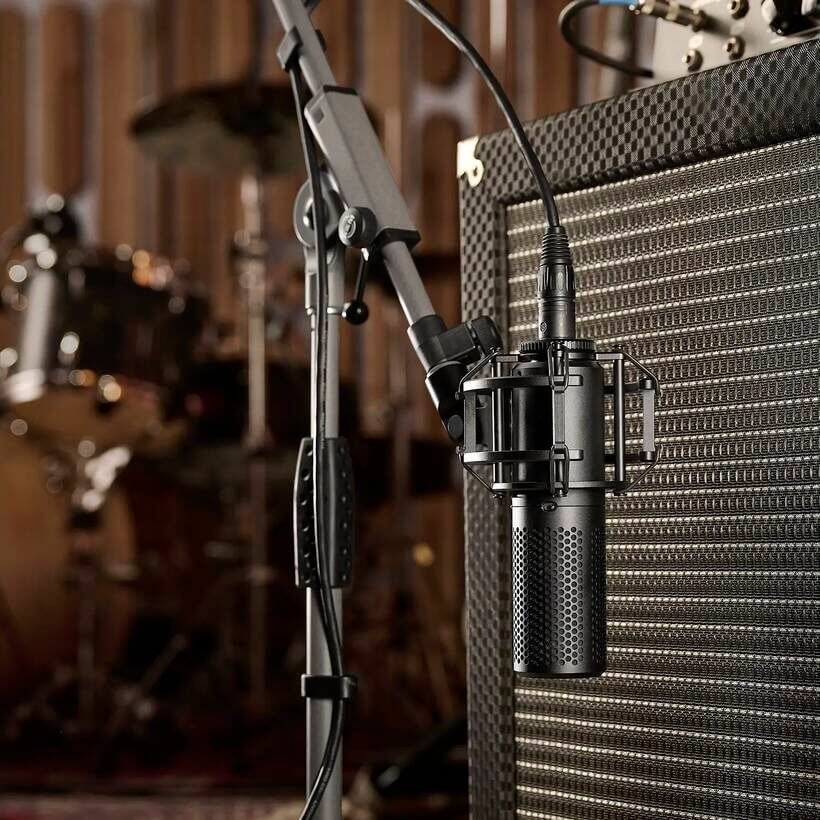 Shure KSM40C - Large Diaphragm Cardioid Condenser Microphone, studio miking amp cabinet