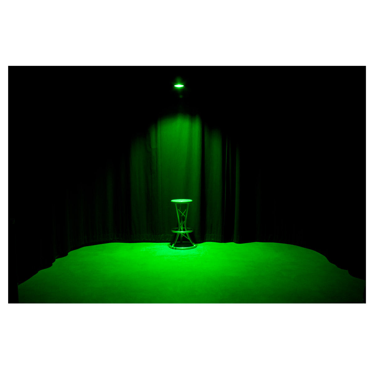 Elation FUZE PENDANT Compact - 7,200 Lumen LED House Light, green wash