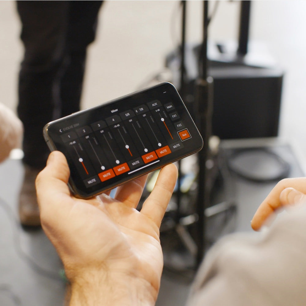 Electro-Voice Evolve 30M - Portable Powered Column System, iPhone mixing interface