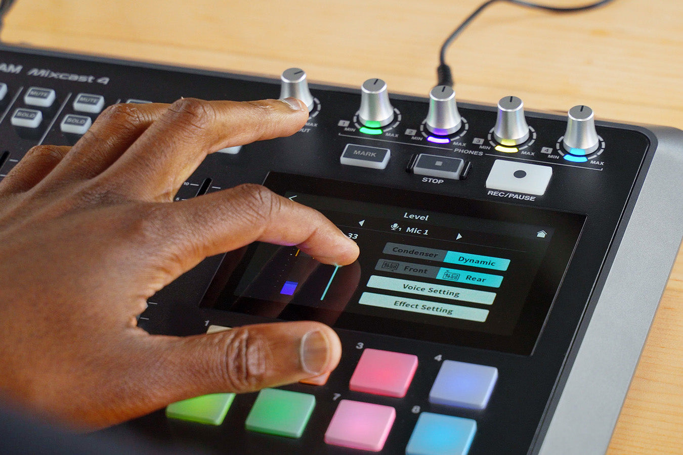 Tascam Mixcast 4 - Podcast Station with Recorder/USB Audio Interface, display closeup