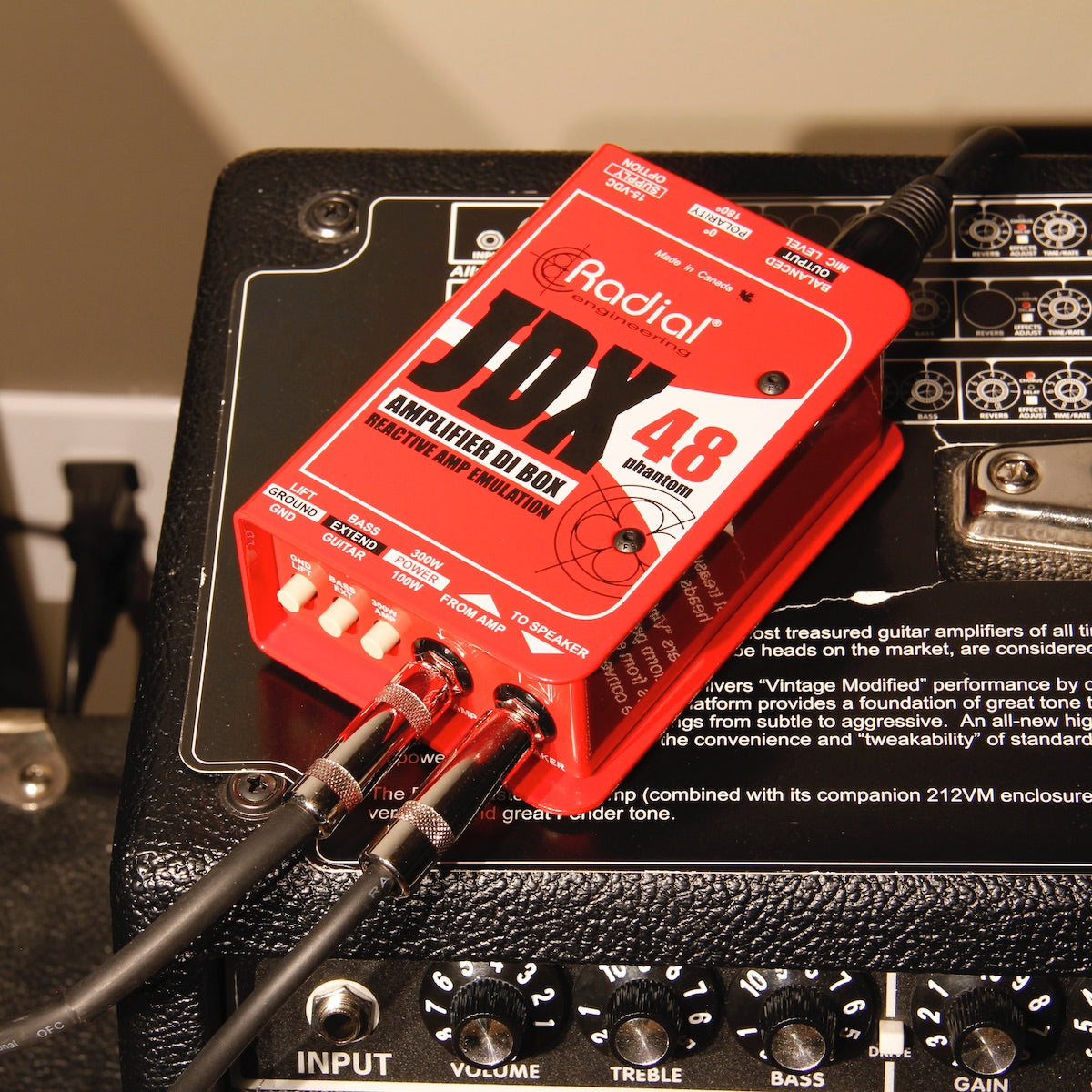 Radial JDX 48 - Reactor Guitar Amp Direct Box, connected