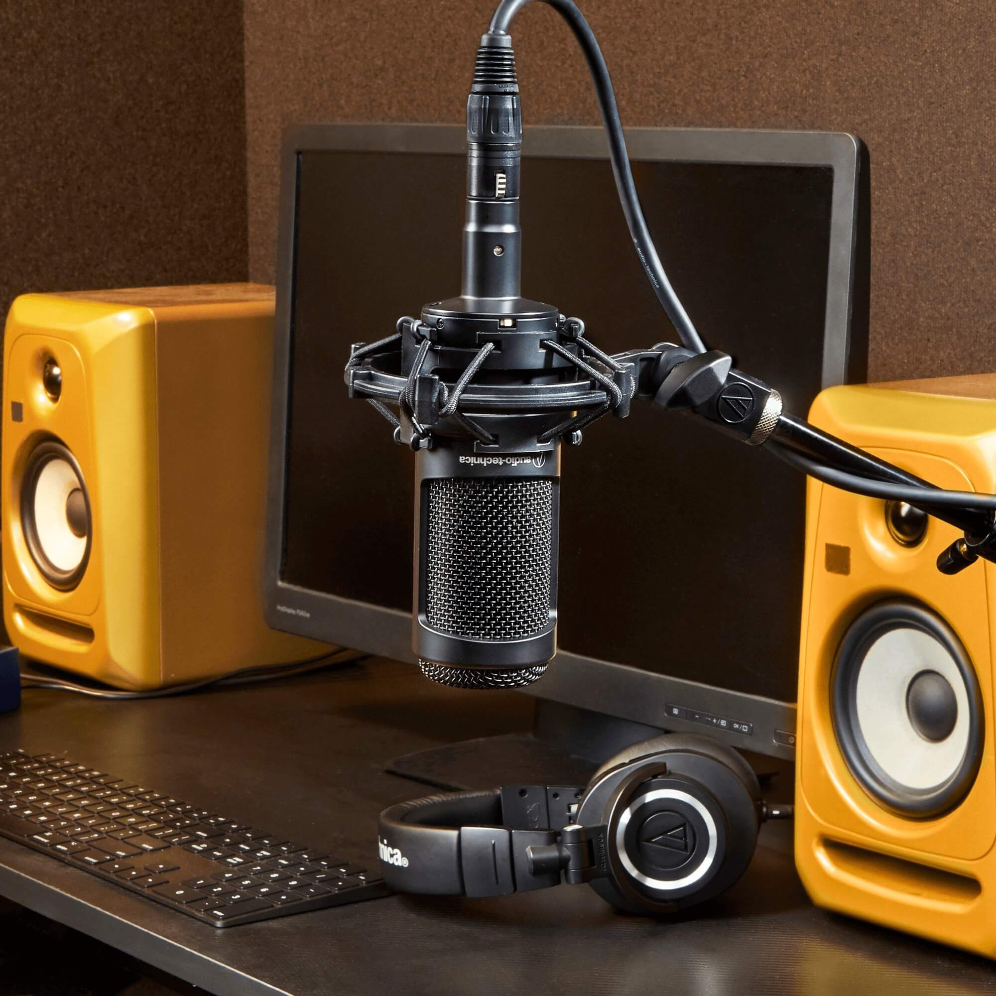 Audio-Technica AT2050 - Multi-pattern Condenser Microphone, podcasting setup
