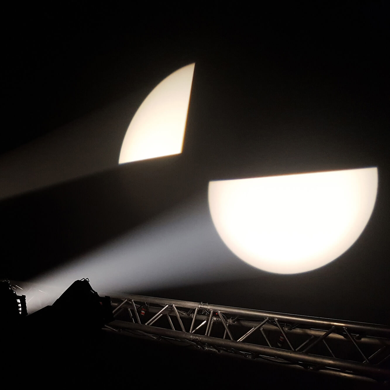 Blizzard Lighting Prima Profile WW - LED Ellipsoidal Spot Fixture, shutter