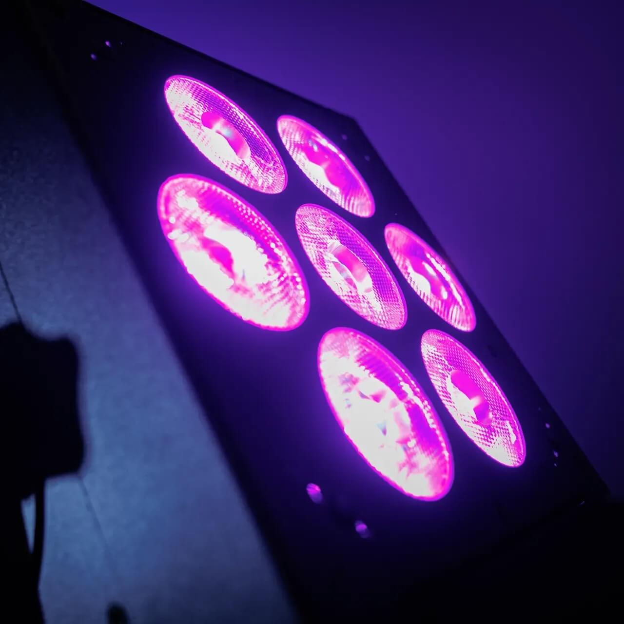 Blizzard Lighting SkyBox G2 EXA - 7x 15W LED Par with Li-Ion Battery, close-up