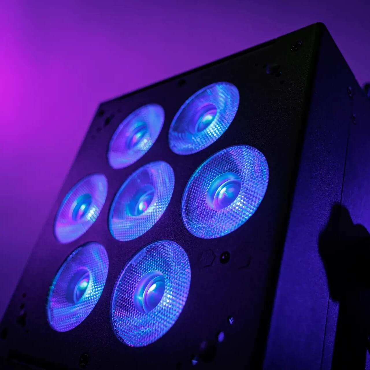Blizzard Lighting SkyBox G2 RGBALC - 7x 15W LED Par with Li-Ion Battery, close-up