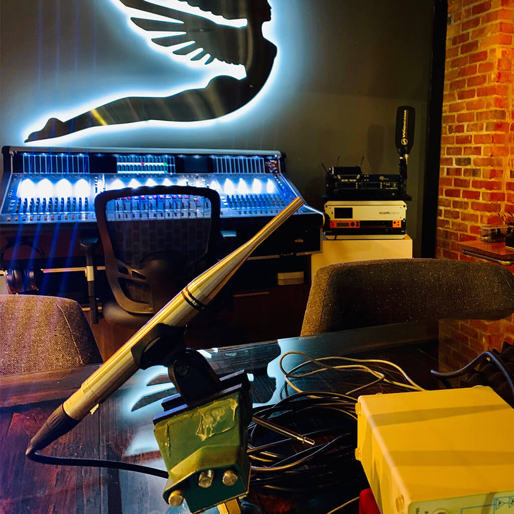 Earthworks M50 - 50kHz Measurement Microphone, in studio