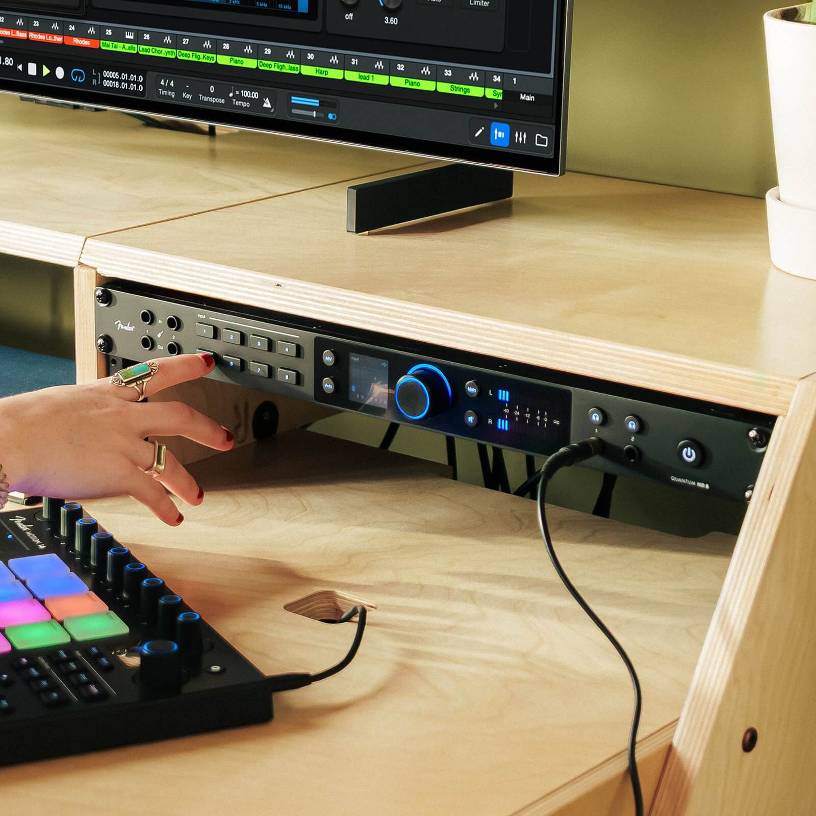Fender Quantum HD 8 - 26x30 USB-C Audio Interface, music production setup
