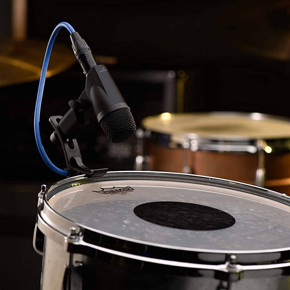 PreSonus ST-4 cardioid dynamic microphone for snare drum and toms, on stage