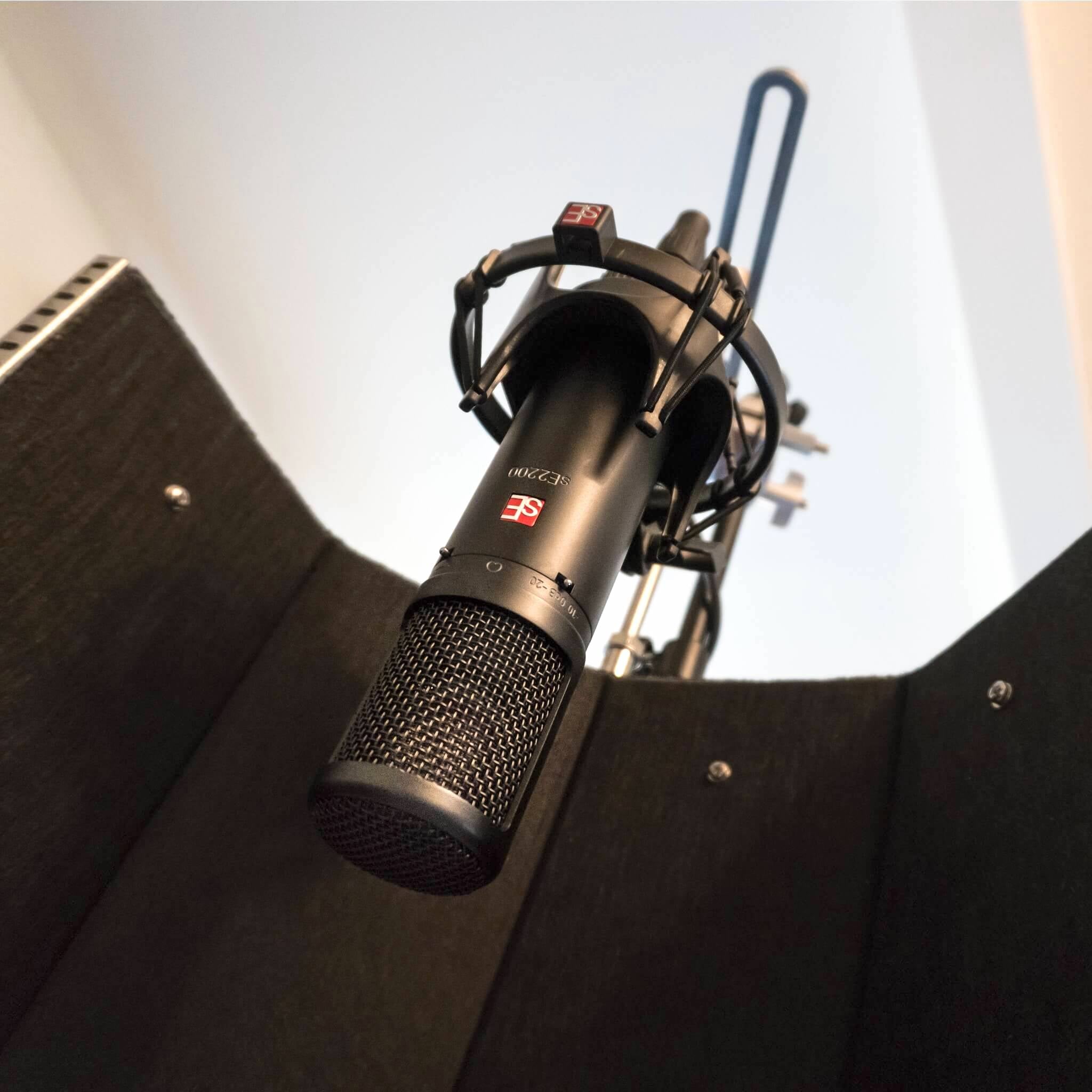 sE Electronics sE2200 - Large Diaphragm Cardioid Condenser Microphone, in use with a sound shield