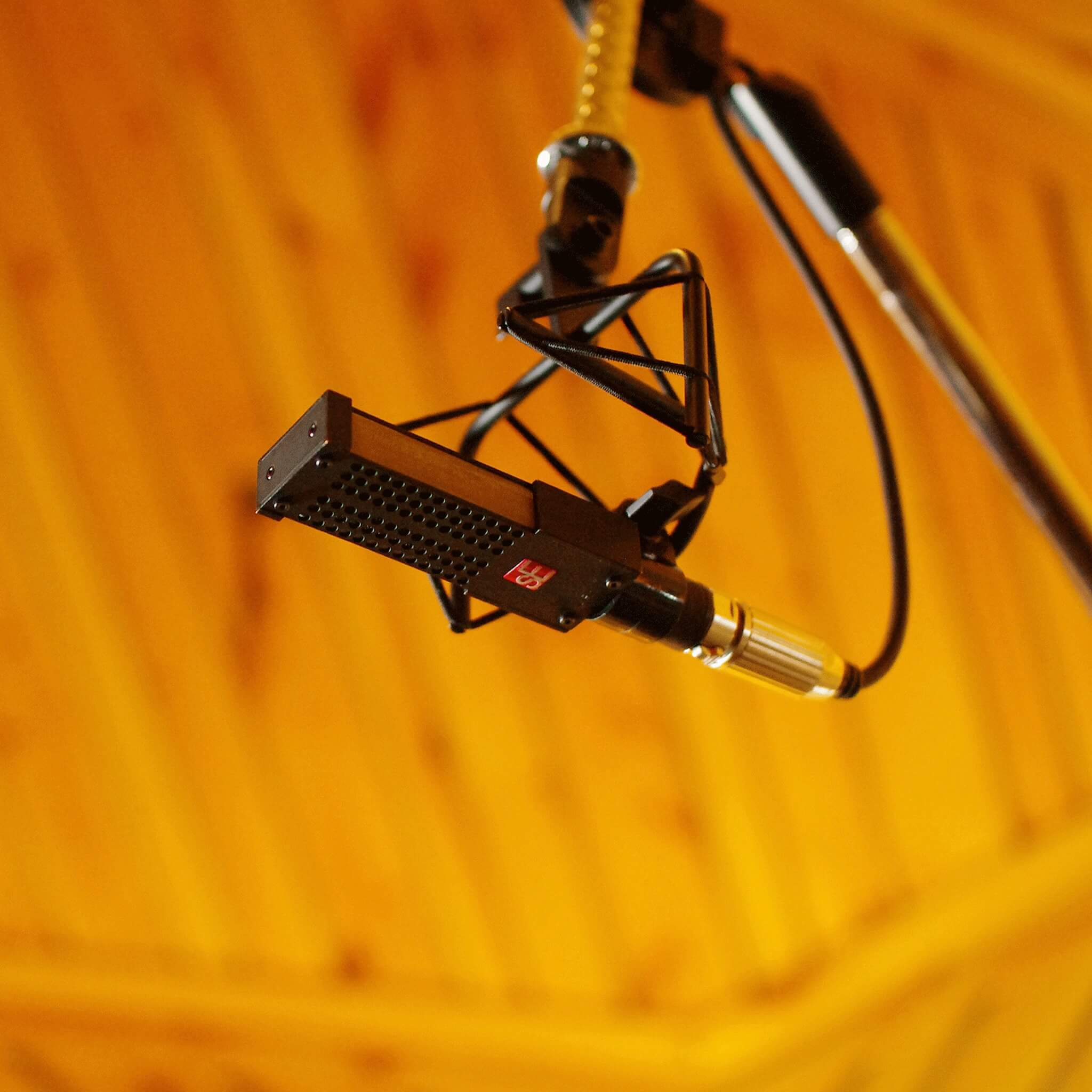 sE Electronics VR1 - Passive Ribbon Microphone, in use overhead